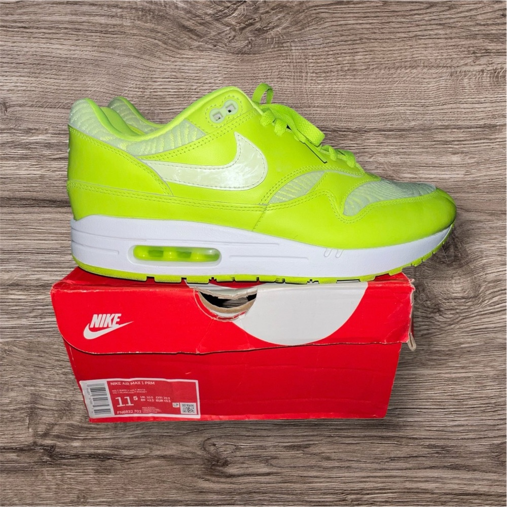 MEN'S NIKE AIR MAX 1 PRM TOPOGRAPHY Volt/Barely Volt/White FN6832-702 Shoes